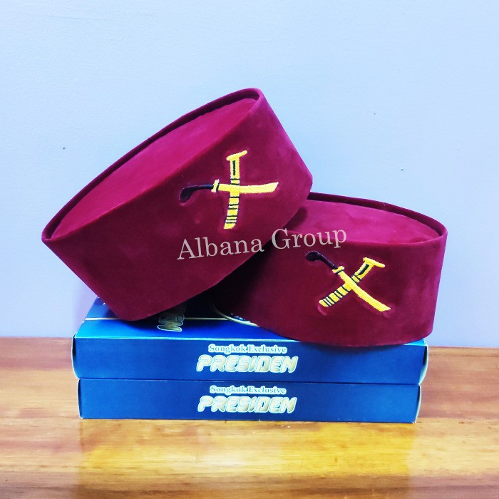 PECI MERAH GOLOK BETAWI SONGKOK NASIONAL UKURAN ANAK-DEWASA