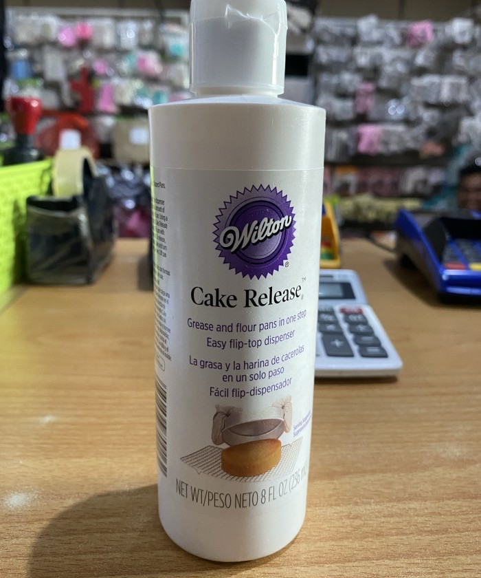 

Wilton Cake Release 8oz 235 ML / Oles loyang Grease for baking