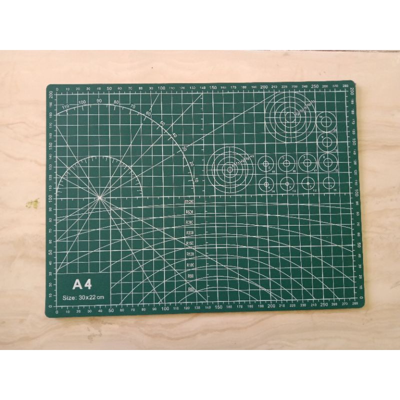 

cutting mat ukuran A4 alas potong untuk rotary cutter / pen cutter 2 sisi double side self healing alas untuk memotong kain bahan kertas dll