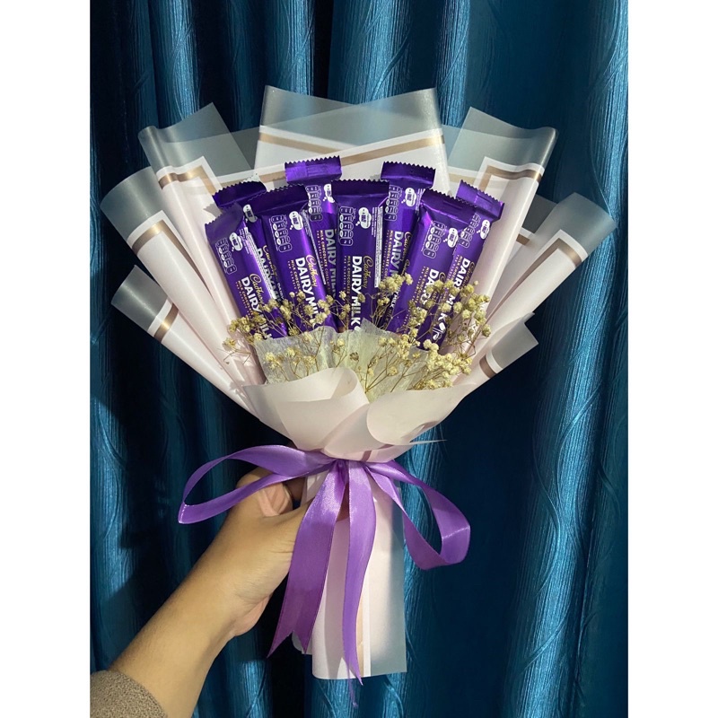 

Buket cokelat // dairy milk 30gr // silverqueen // cadbury // buket bunga // buket snack