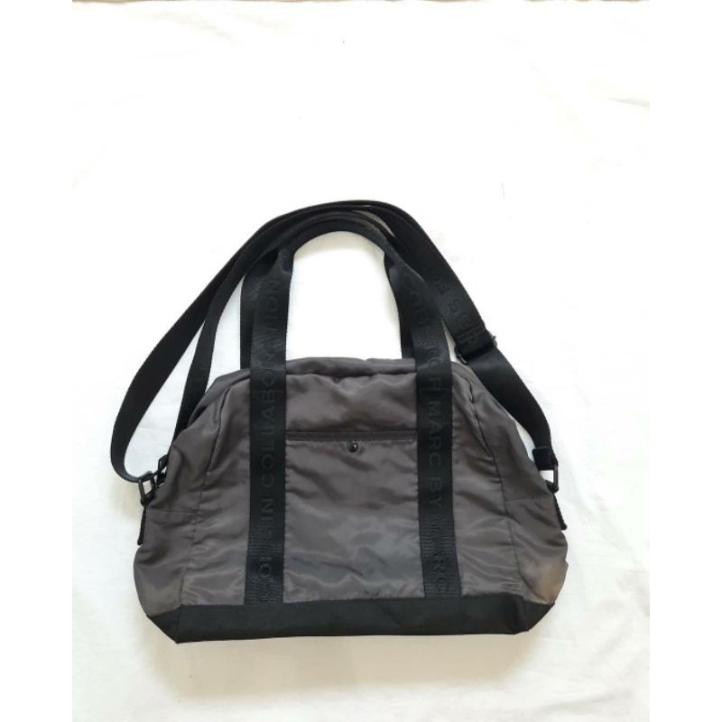 Marc Jacobs Hand Sling Bag Second
