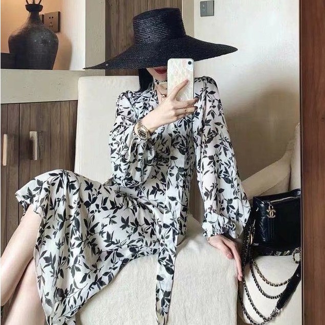 Maxi Dress Motif Lengan Panjang Warna Putih Vintage Pattern Dress Korea White Leaves