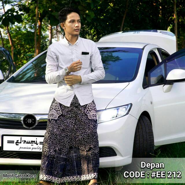 Sarung batik abstrak motif gatot koco