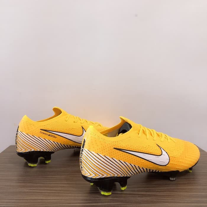 sepatu bola nike mercurial vapor xii