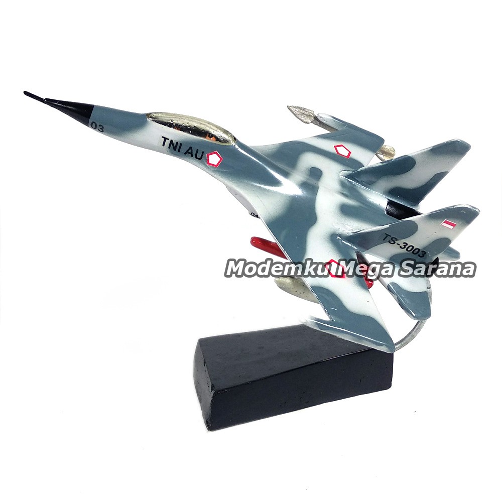 Miniatur Pesawat Tempur TNI Sukhoi SU-30 TS 3003 19x13x12cm - Fiber Glass - Packing Kayu