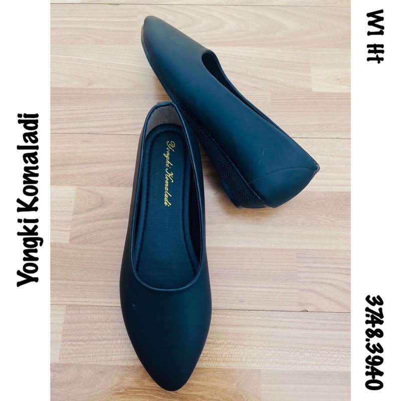 W1 Yongki Wedges