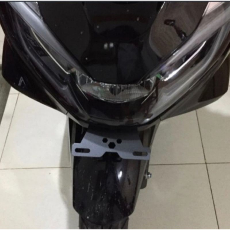 Breket tatakan dudukan plat nomor PCX 160 model kumis