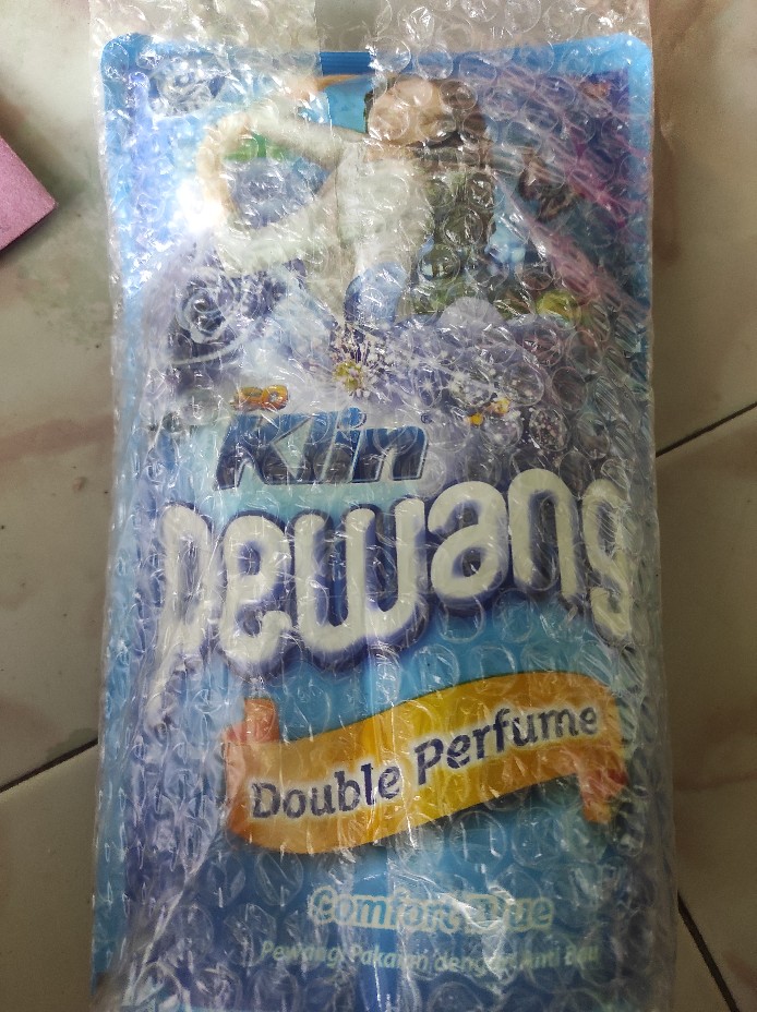 Soklin Pewangi Pakaian 800 Ml