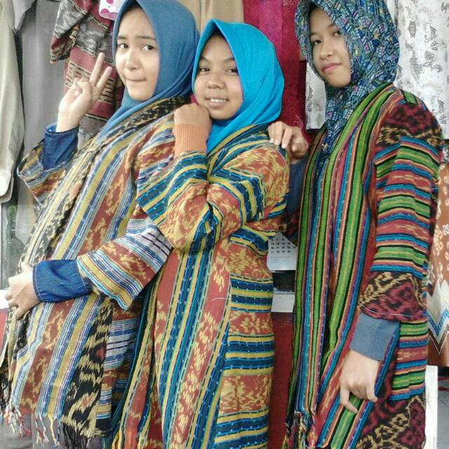 Baju tenun khas lombok