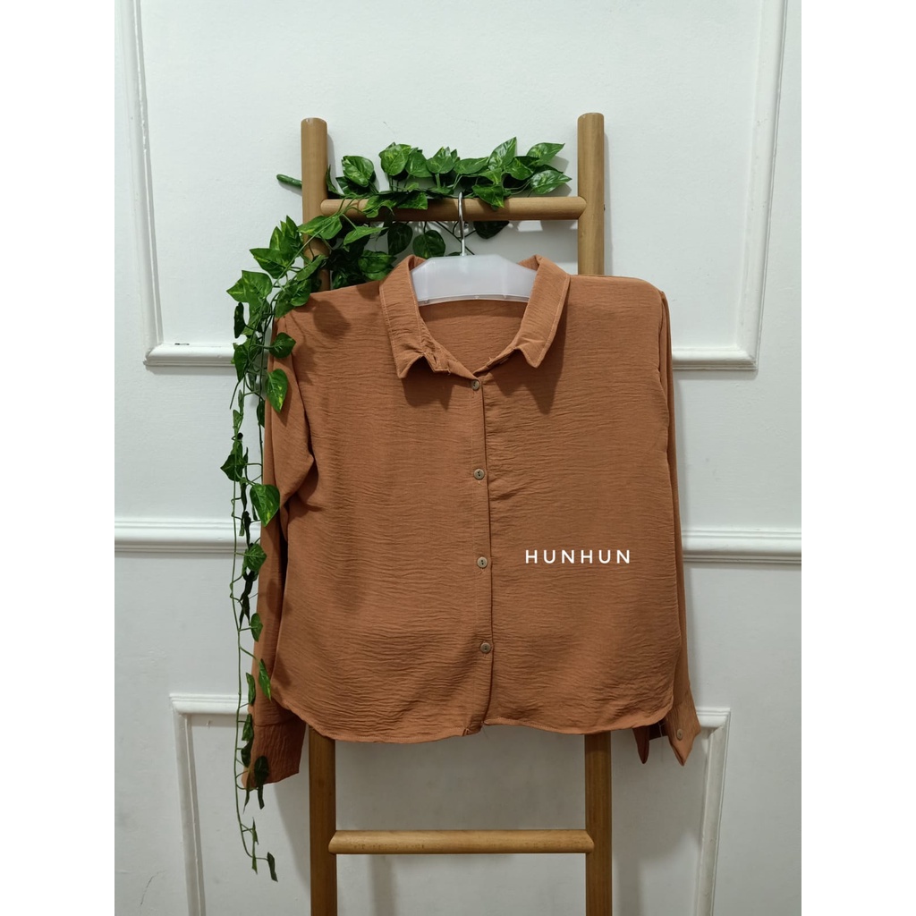 Hanin Crop Rayon Crincle/ Kemeja Crop fhanel Premium Keisya Crinkle AirFlow/ KEMEJA CRINCLE PUSATGROSIR_SOLO-HANIN CROP HAZELNUT