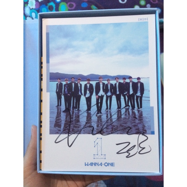 WANNA ONE TO BE ONE SIGNED ALBUM GUANLIN SIGNED