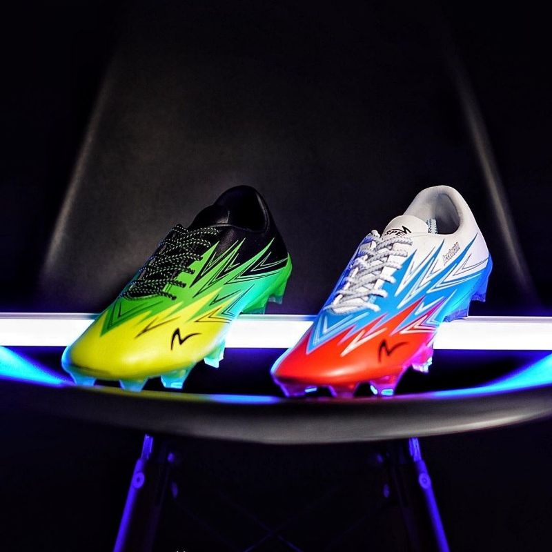 SPECS ACCELERATOR ALPHA PRO FG GARUDA ATTACK