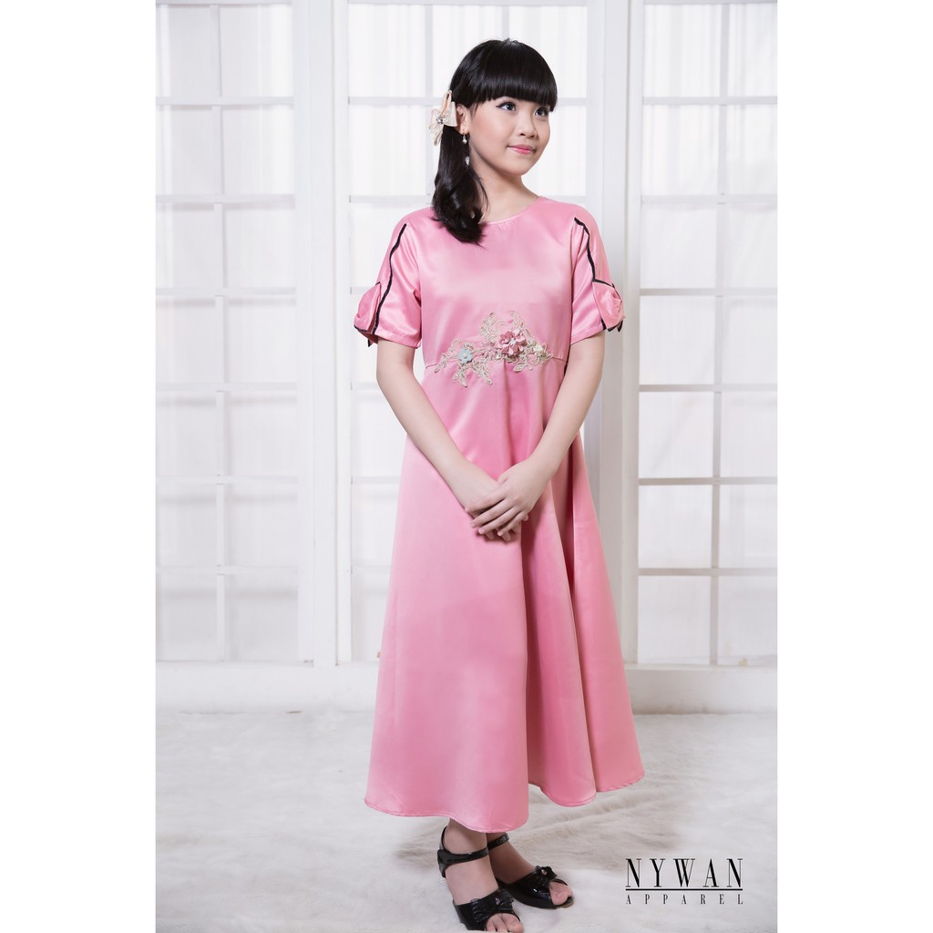 Nywan Apparel pakaian Baju Long Dress gaun Pesta Anak perempuan bahan satin warna pink salem lebaran 2024 termurah langsung dari pabrik
