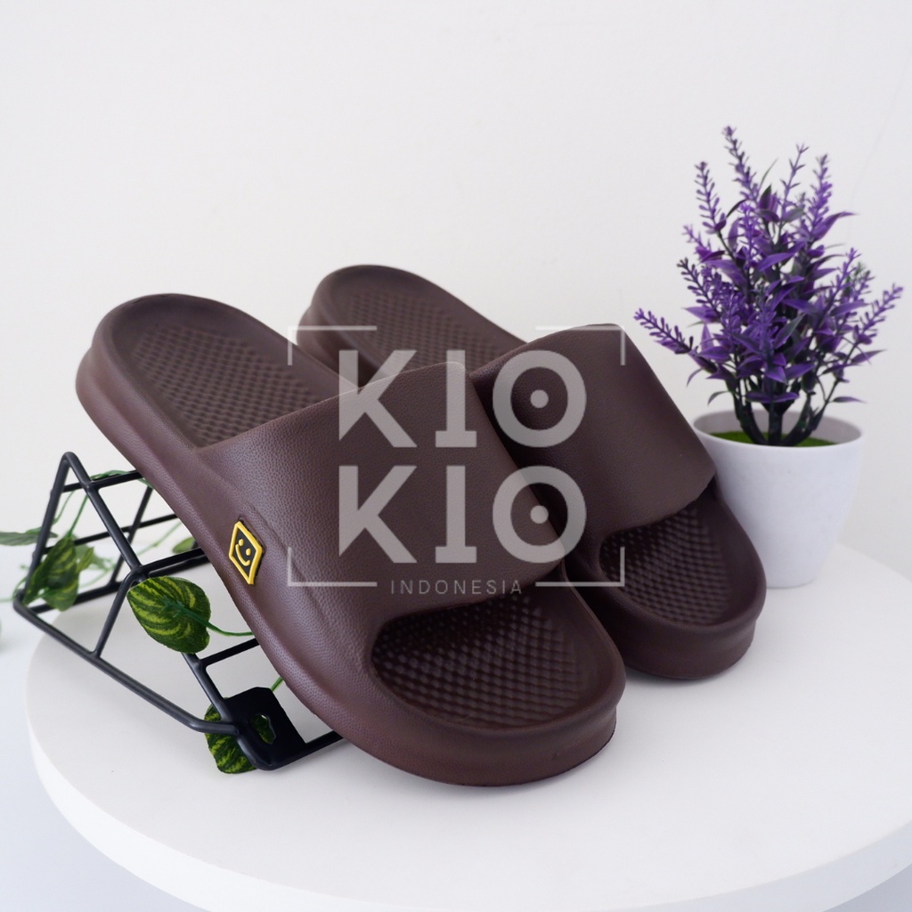 Sandal Sandal slop sendal slop pria sendal rumah sandal slop pria original sendal slop karet   965M-Coklat