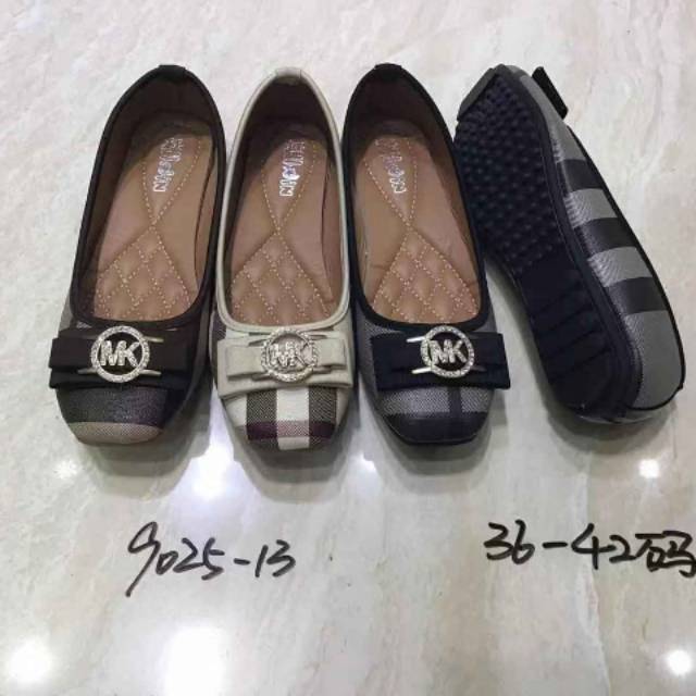 Feshion Pansus Wanita,Pansus MK