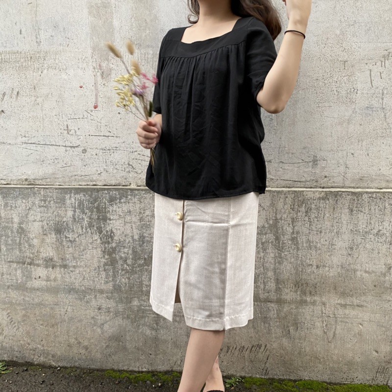 Blouse Square Neck Hitam