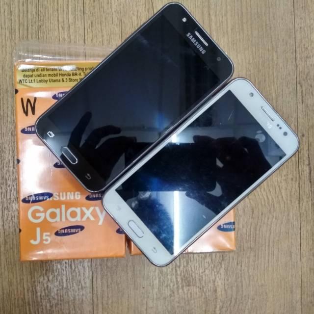 Samsung Galaxy J5 2015 4g Lte Ram 1 5gb Rom 8gb Second Original Shopee Indonesia