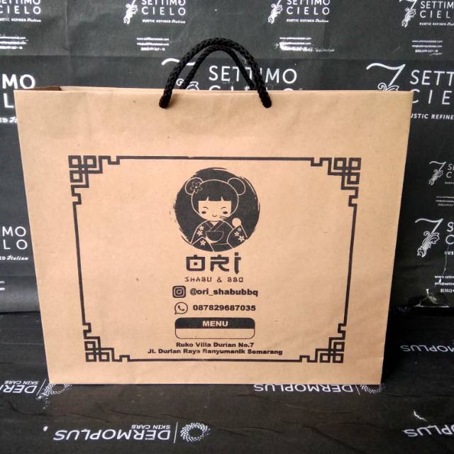

PAPERBAG KRAFT COKLAT SIZE BESAR, EDISI LANSCAPE, PXLXT 30X10X25, KUAT, RAPI DAN SABLON KEREN
