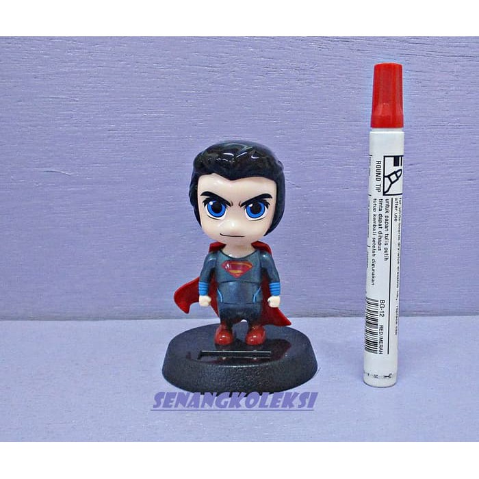 Pajangan Solar Figure Superman