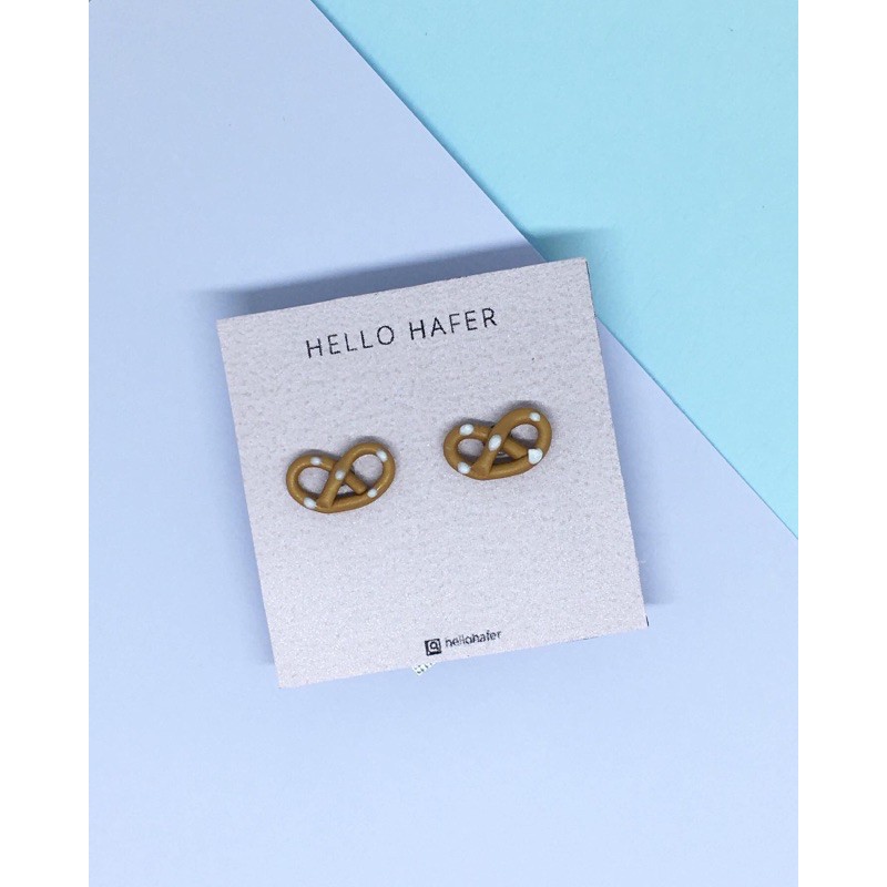 Pretzel Stud