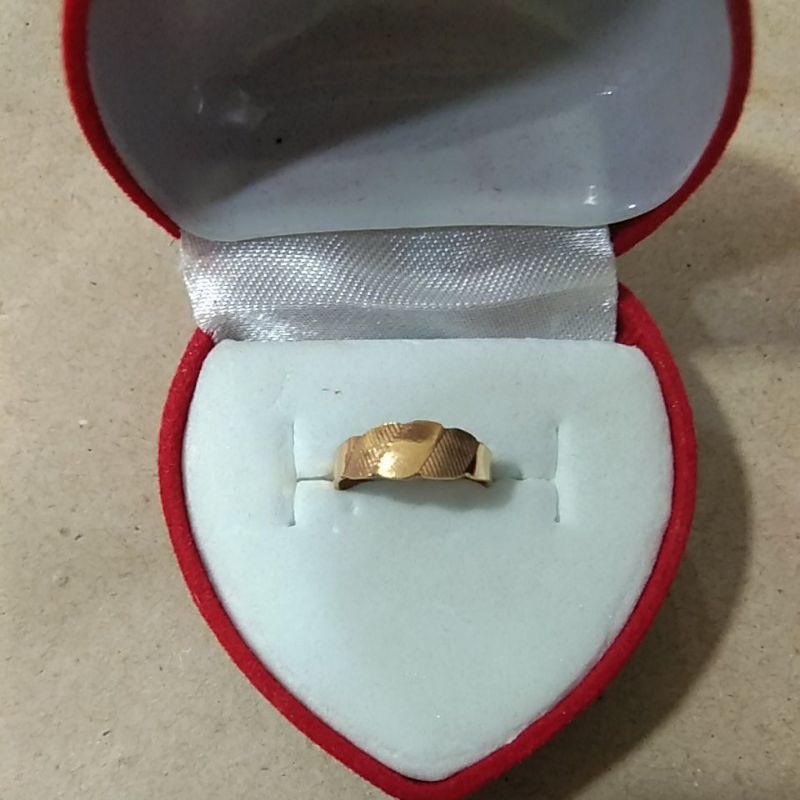 cincin anak model keong 1/2 gram emas muda. bisa dibesar kecil