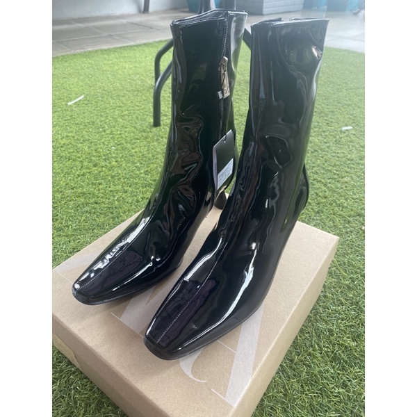 ZARA GLOSSY HEELED BOOTS NO.38