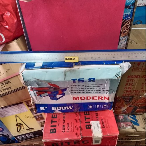 

Rol Penggaris Besi Stainless Ukuran 1 meter Hasston