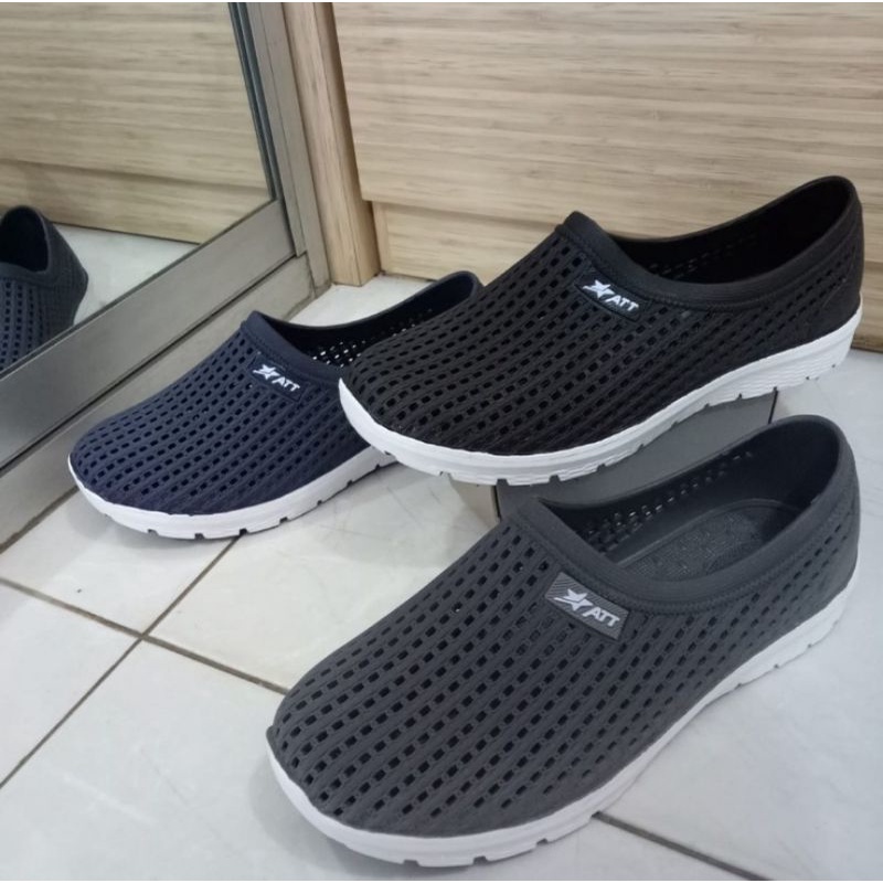 (COD) Sepatu Karet Slip On Pria ATT PSO 159 ukuran 39-43