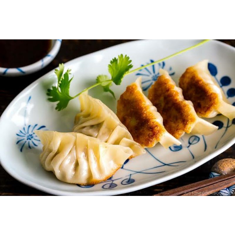 

Gyoza / dumpling dimsum udang 1kg isi 50pcs