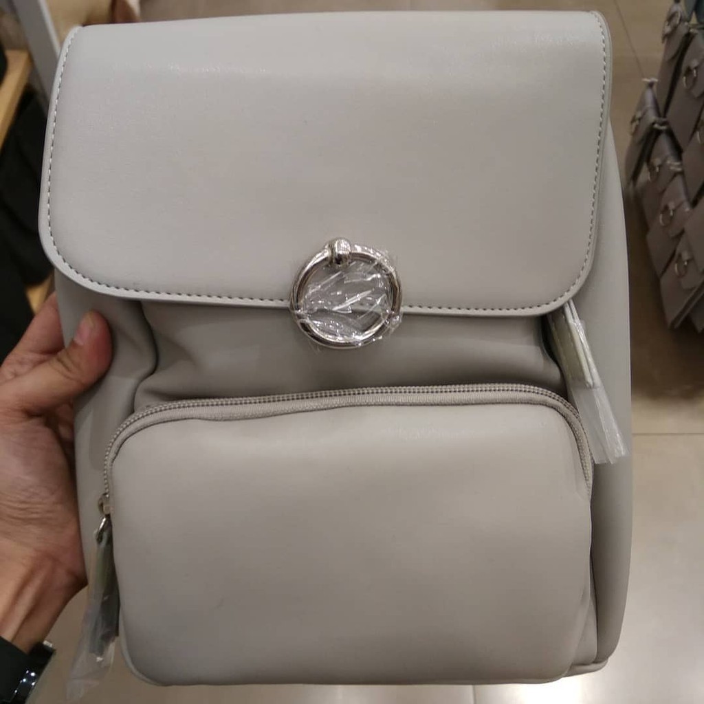 Miniso Official Ransel Mini Ring saku depan