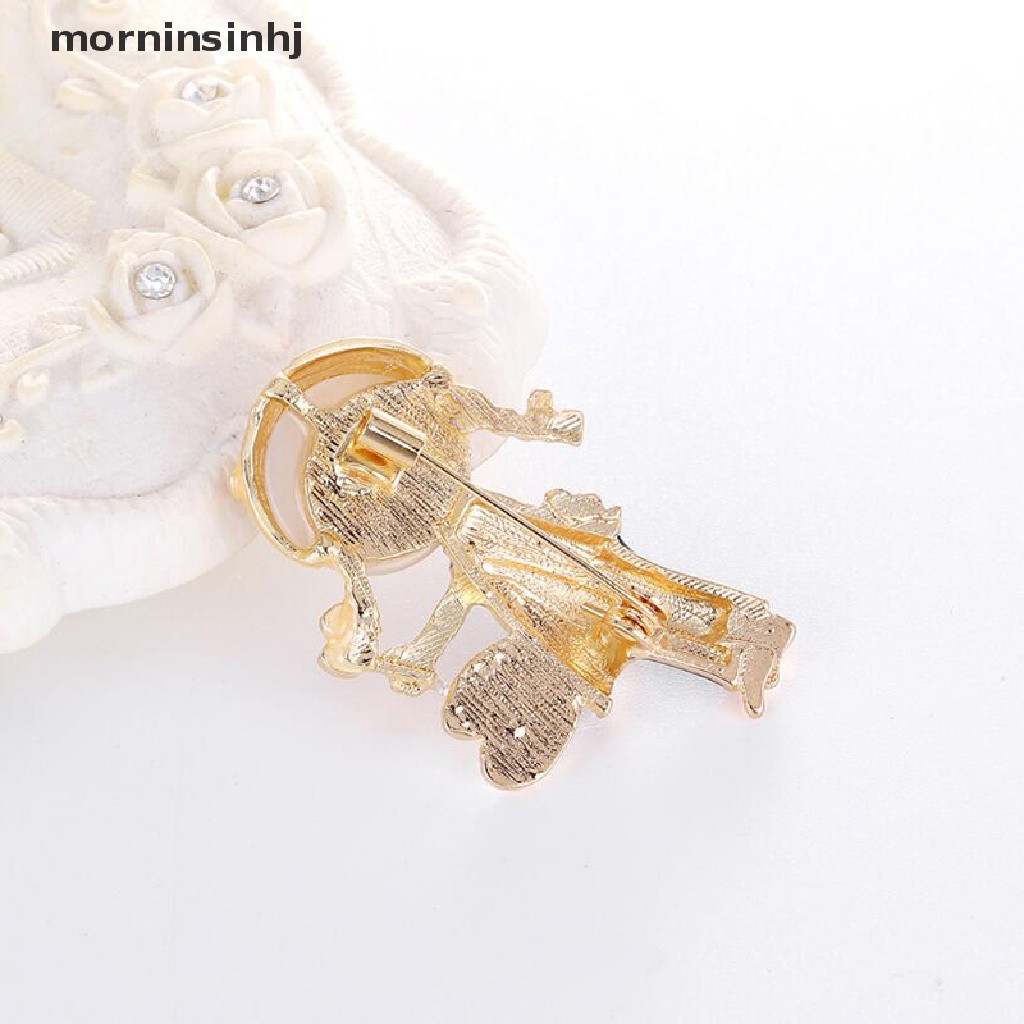 Mornin Bros Pin Enamel Bentuk Gadis Lucu Aksen Kristal Untuk Aksesoris Fashion Wanita