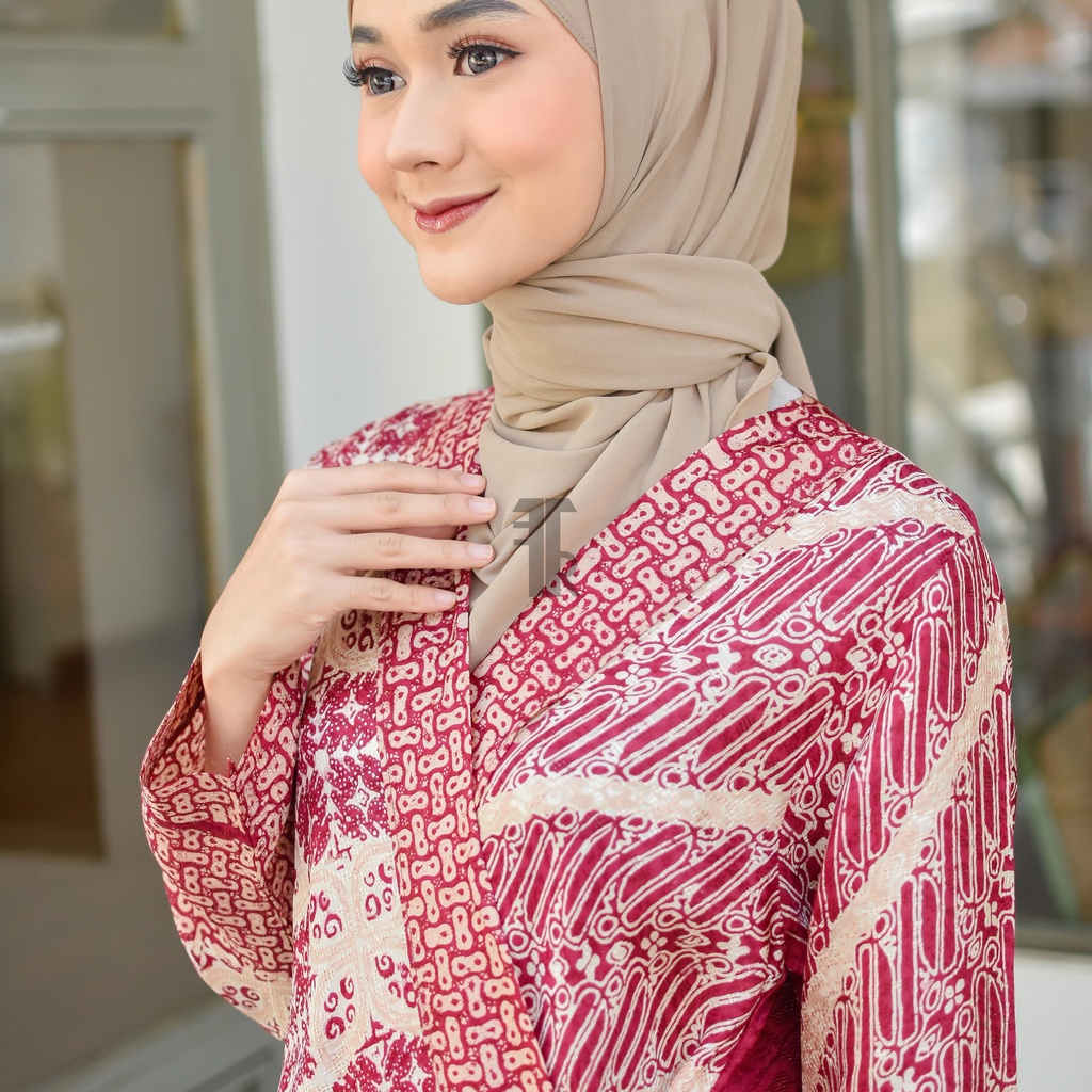 FITTINGROOM11 Set Batik - Adara Set