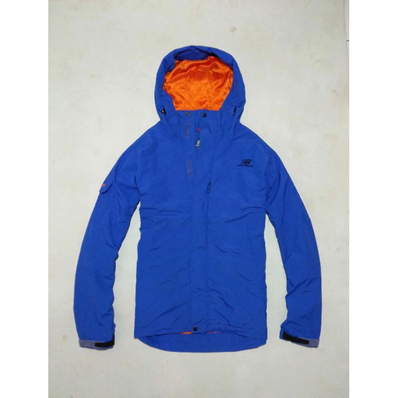 JAKET OUTDOOR NEW BALANCE