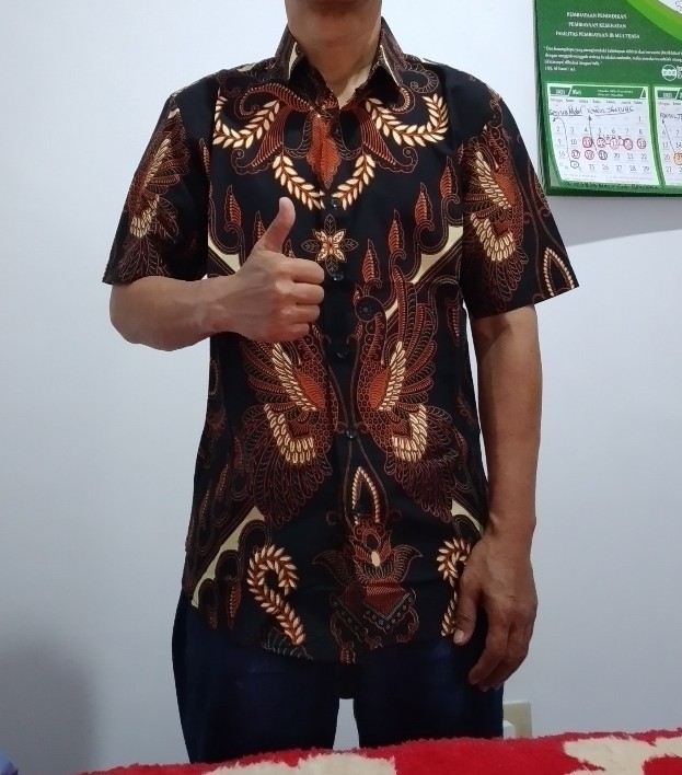 Kemeja Batik Lengan Pendek Premium Model Slimfit Motif Modern Tidak Pasaran