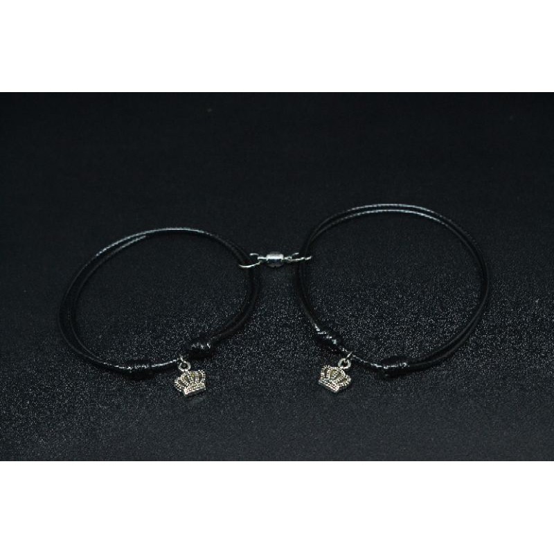 Gelang Magnet Couple Plus Charm Mahkota