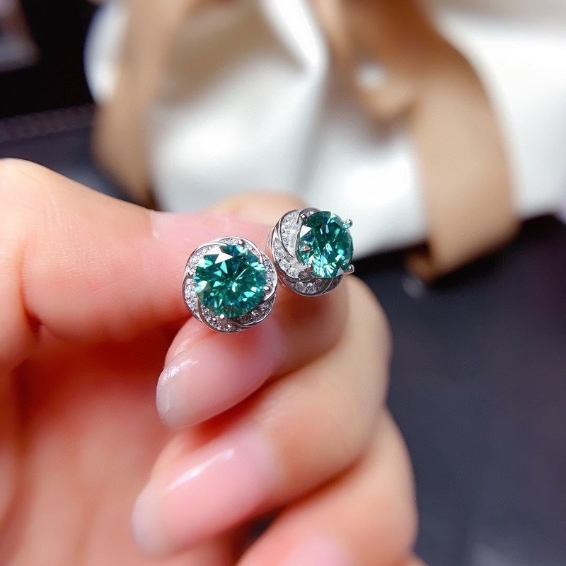 Anting Stud Desain Moissanite Warna Hijau