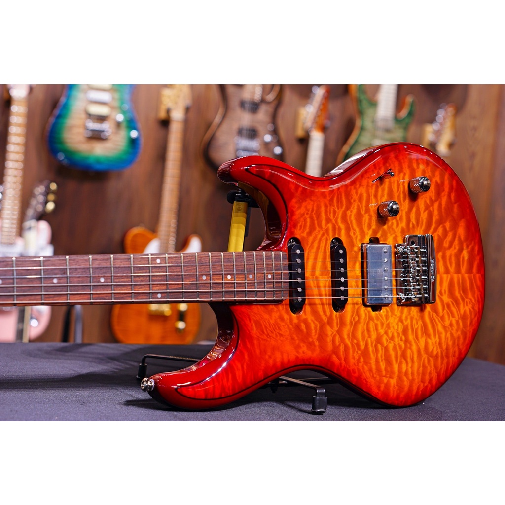 Ernie Ball Music Man Luke III HSS - Cherry Burst Quilt G98336