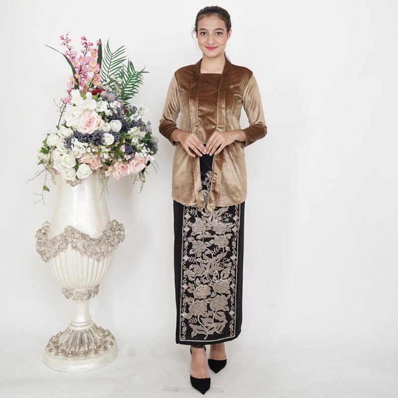 Kebaya Kutubaru Bludru Premium