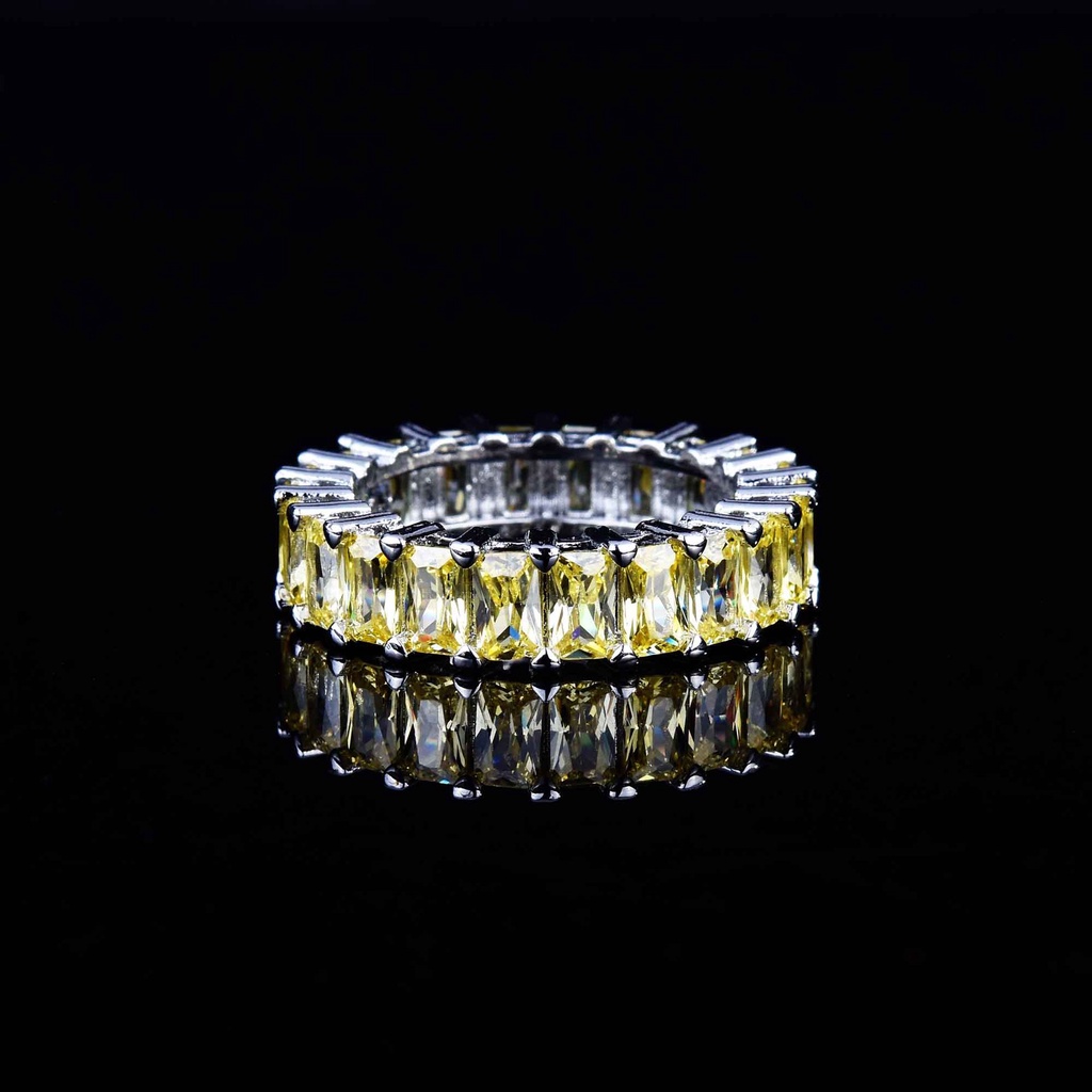 Women's Luxury Moissanite Ring