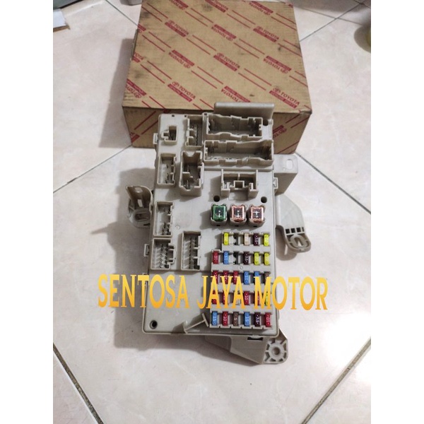 Fuse Box Sekring Junction Block Assy Camry 2002-2006 Matic 82730-33270