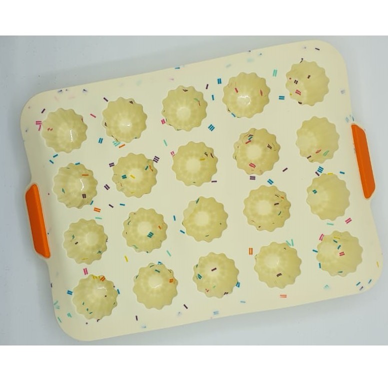 LOYANG SILICONE 20 CUP / LOYANG KUE CANELLE SILICONE 20 CUP /LOYANG SILICONE CANELLE 20 CUP