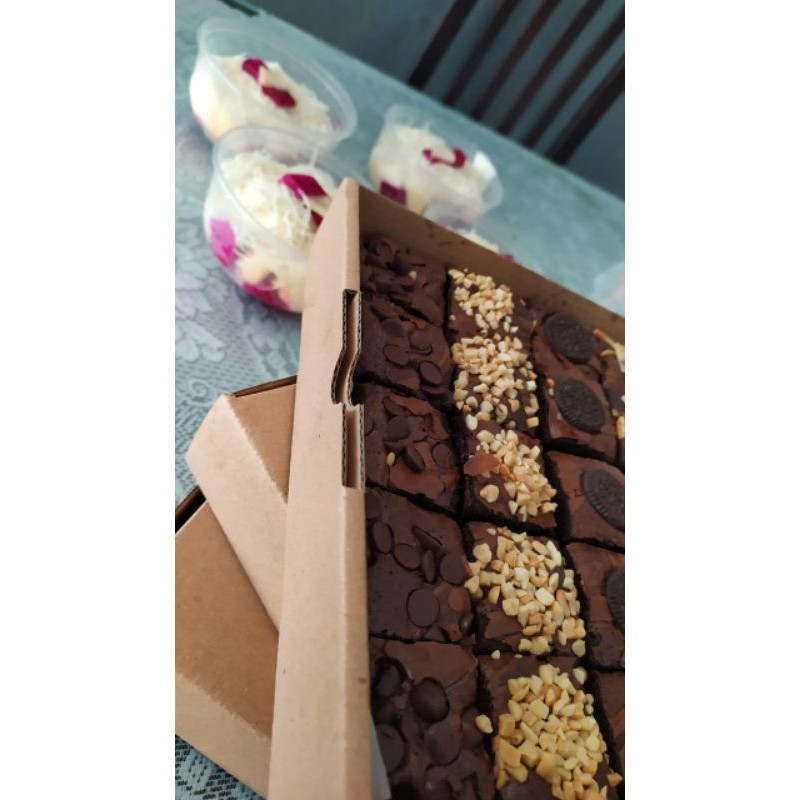 

Fudgy brownies fresh by order