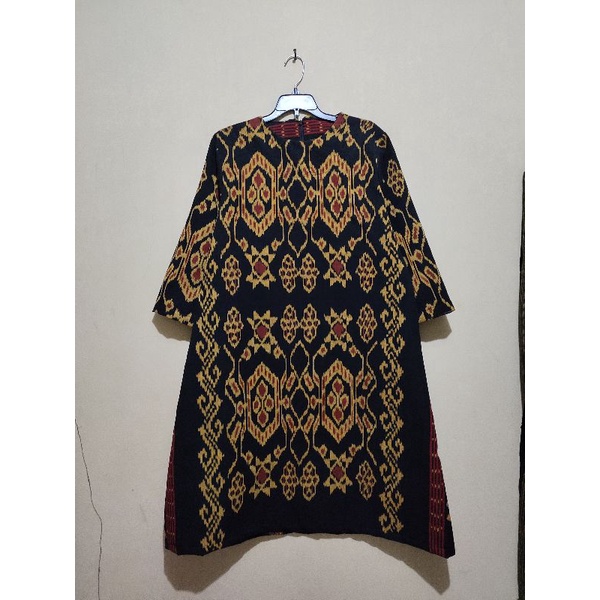 BAJU TENUN MOTIF NTT