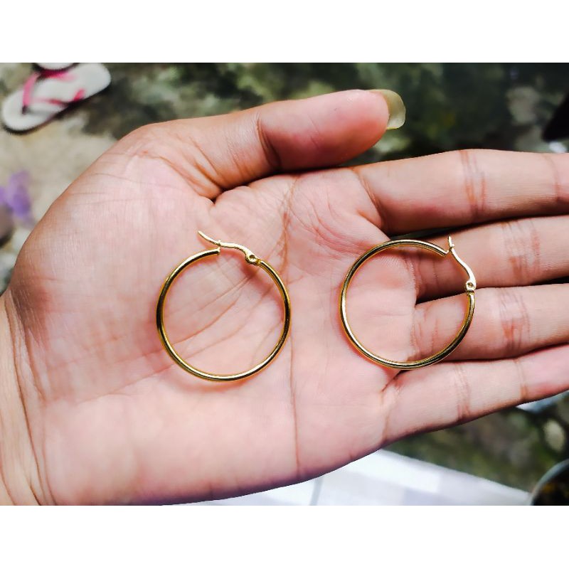 anting bulat berlapis emas berkualitas anti luntur dan anti karat serta tidak gatal