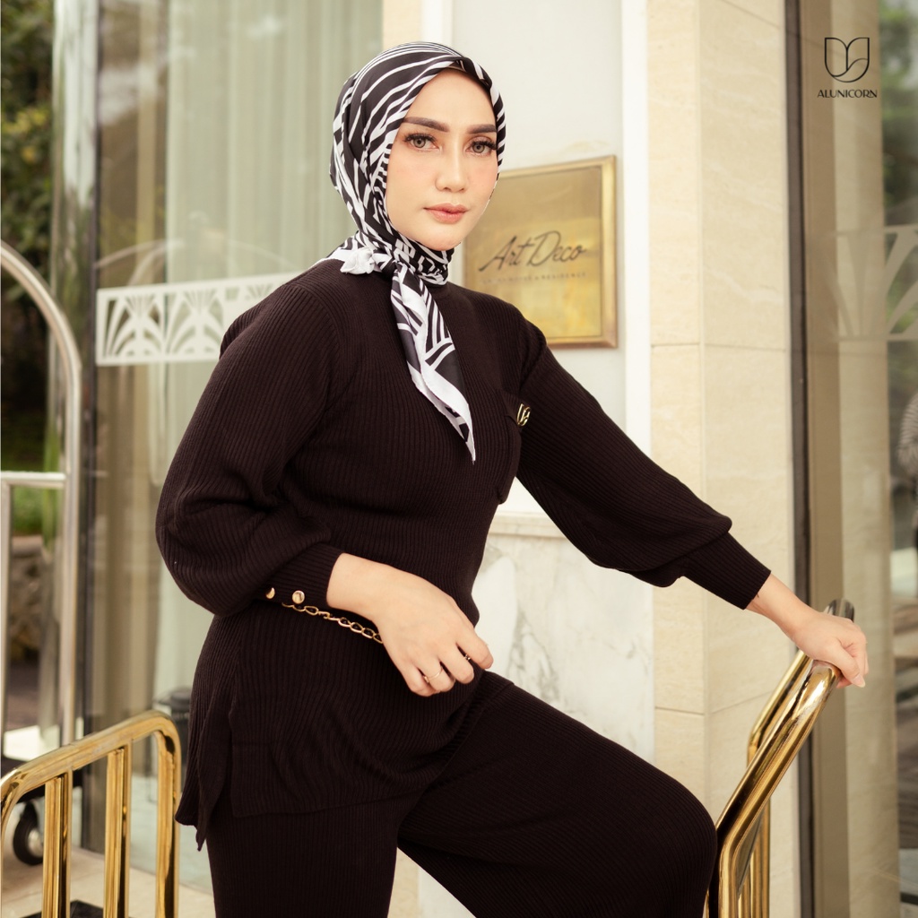 Alunicorn x Yulita - Emmy Oneset - Knit Rajut-Jet Black