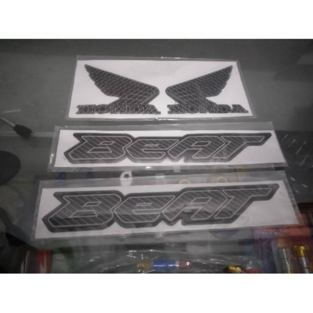 Jual Emblem Beat Karbon Dan Emblem Sayap Honda Karbon Satu Paket Kanan Kiri Shopee Indonesia