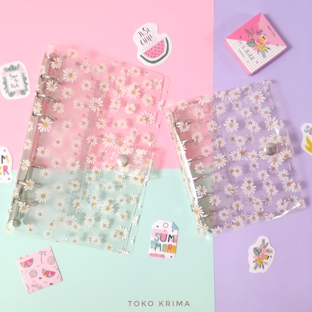 

Binder Transparan A6 dan A7 6 Ring Motif Daisy