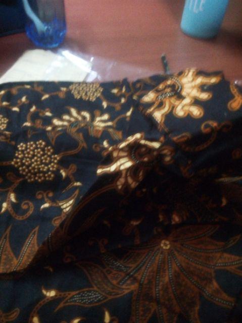 Kemeja Batik Pria Lengan Panjang Motif Strimint