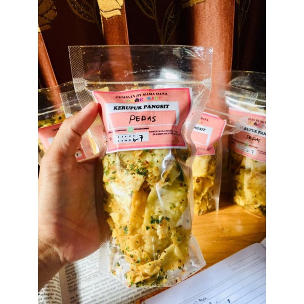 

Kerupuk Pangsin Pedas Daun Jeruk