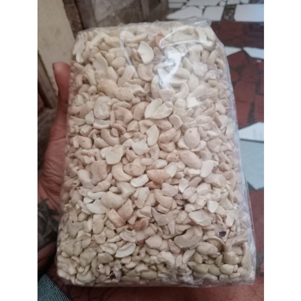 

kacang mete pecahan mentah